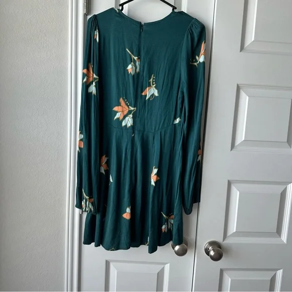 Urban Outfitters (UO) Isabel Empire Waist Mini Dress Green Floral - Picture 6 of 6